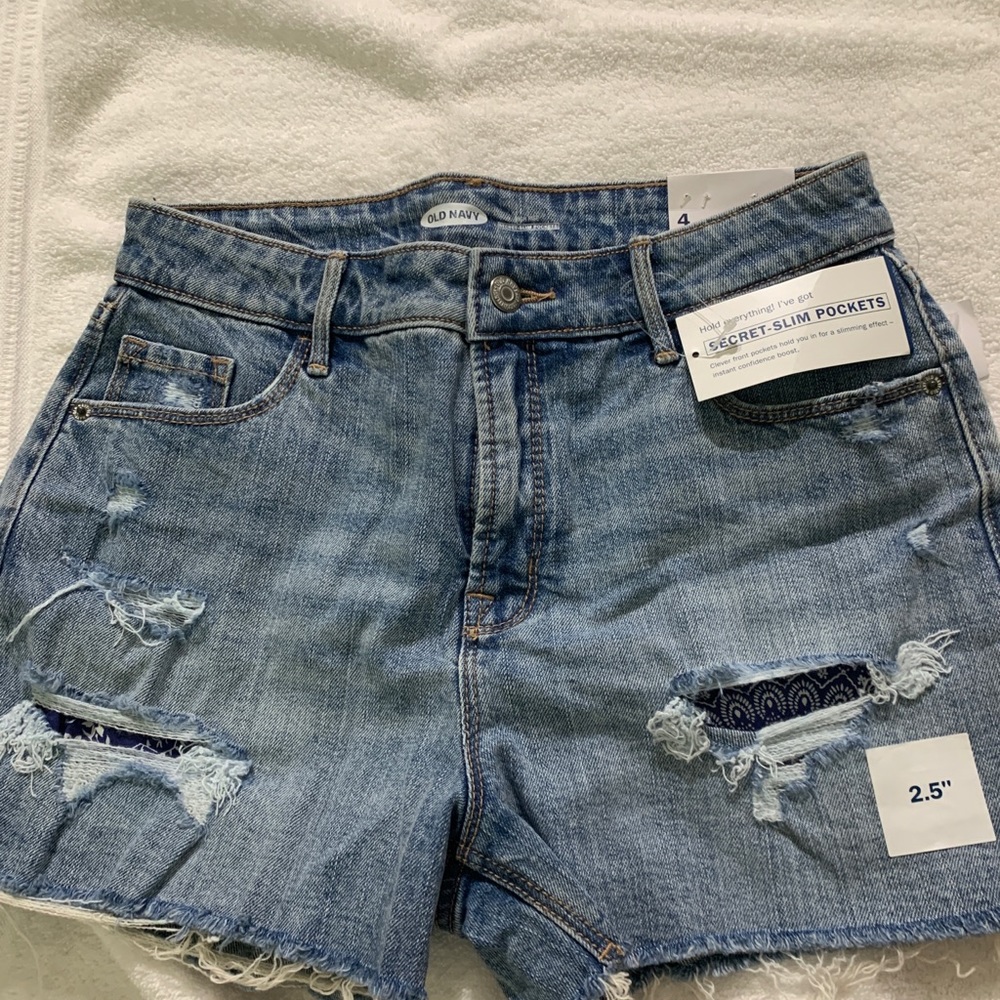 Old Navy, new with tags, denim cutoff shorts, 2.5” inseam, size 4